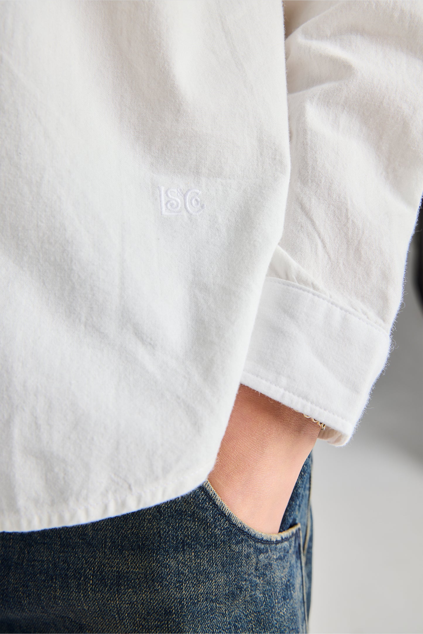 Blue Tab Club Shirt Antique White