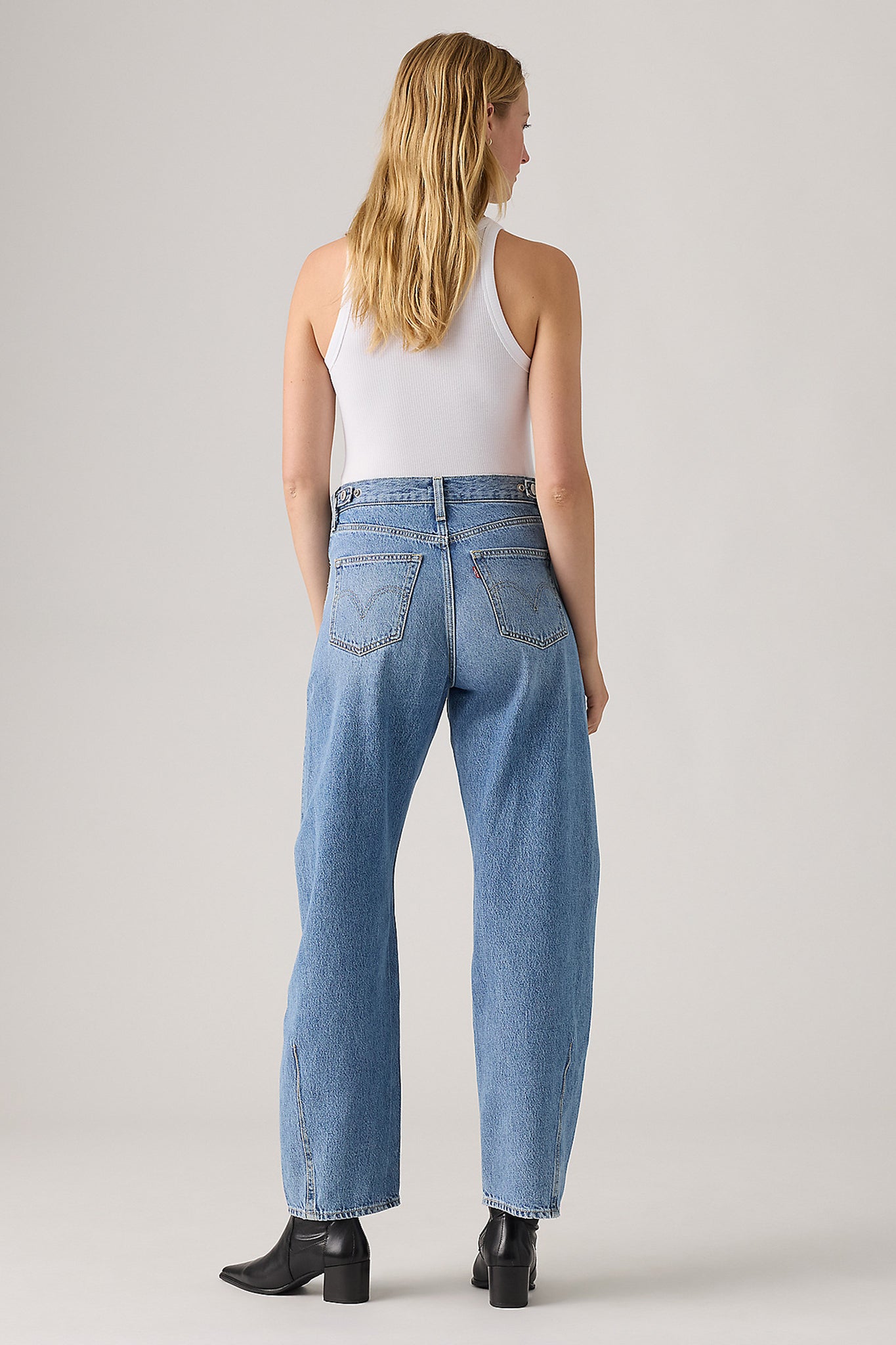 Cinch Barrel Jeans Let Love In