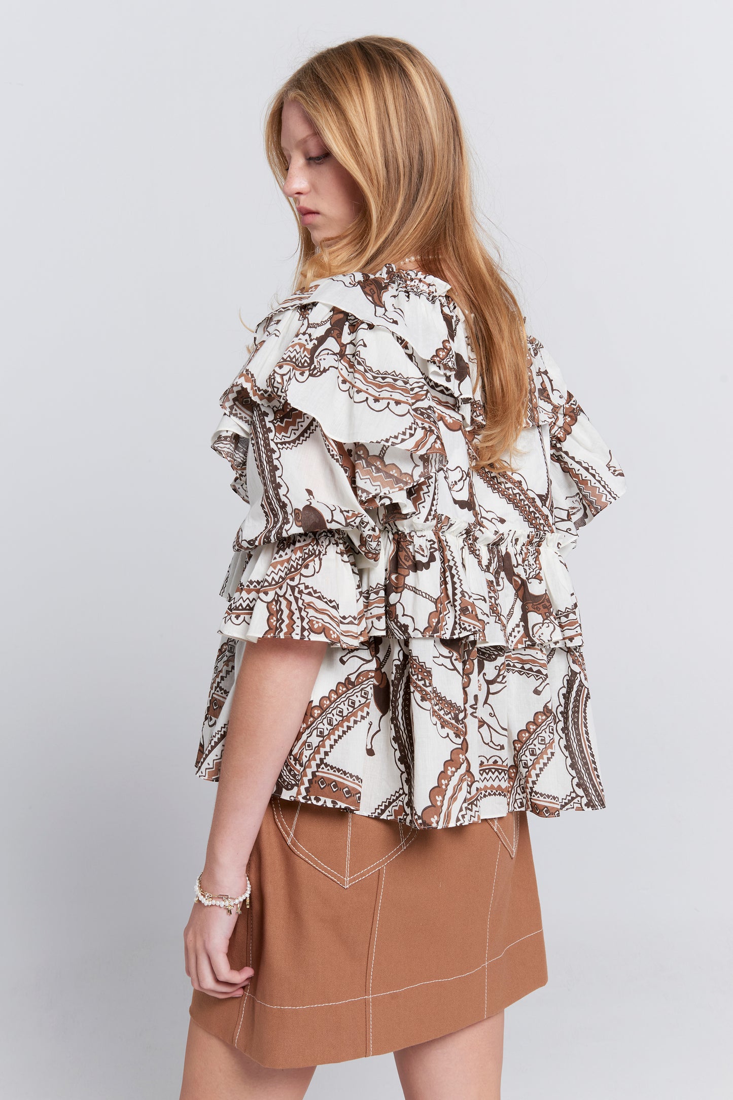 Whisper Top Cream Multi