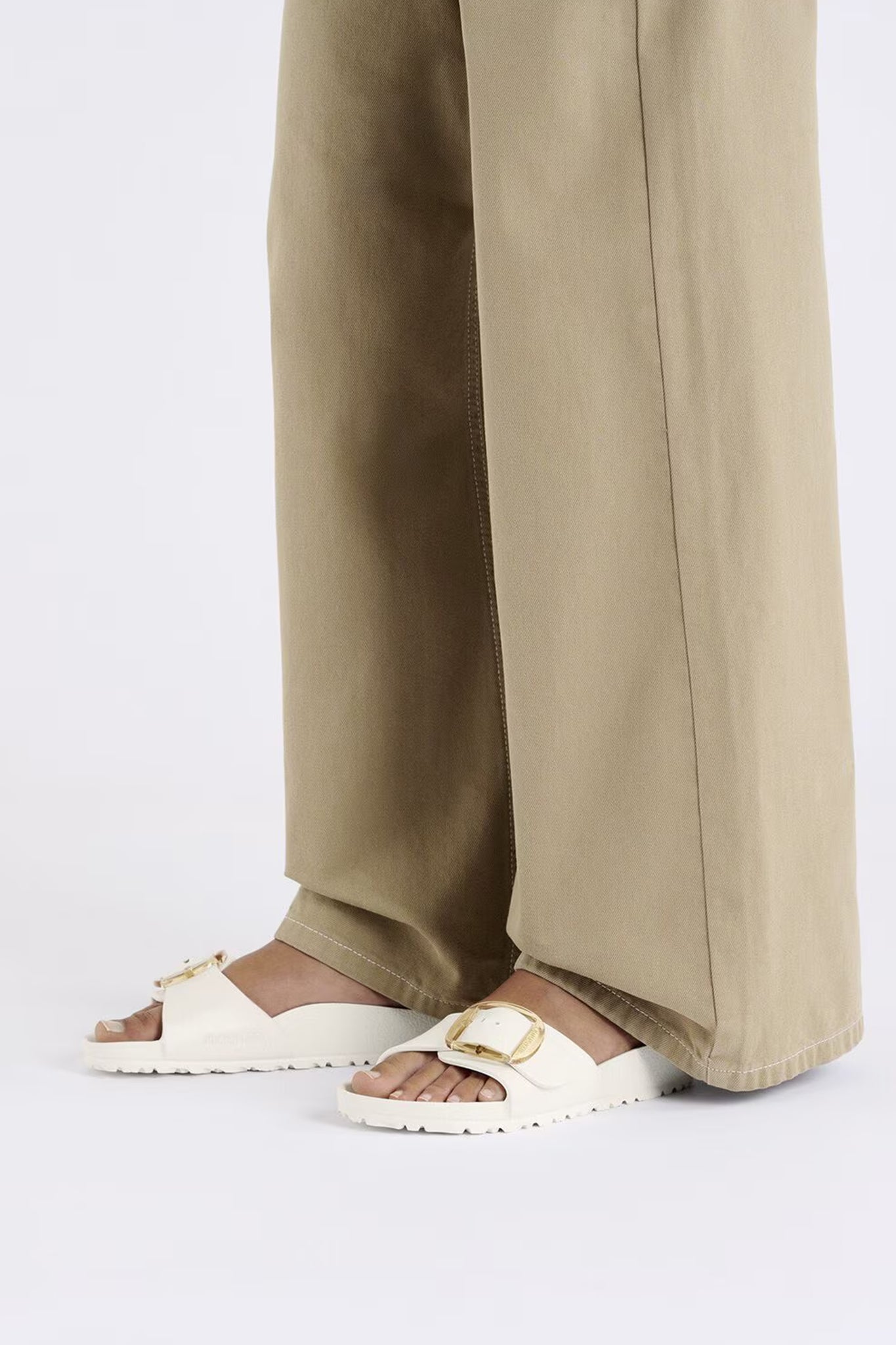 Madrid Big Buckle EVA Narrow Fit Eggshell