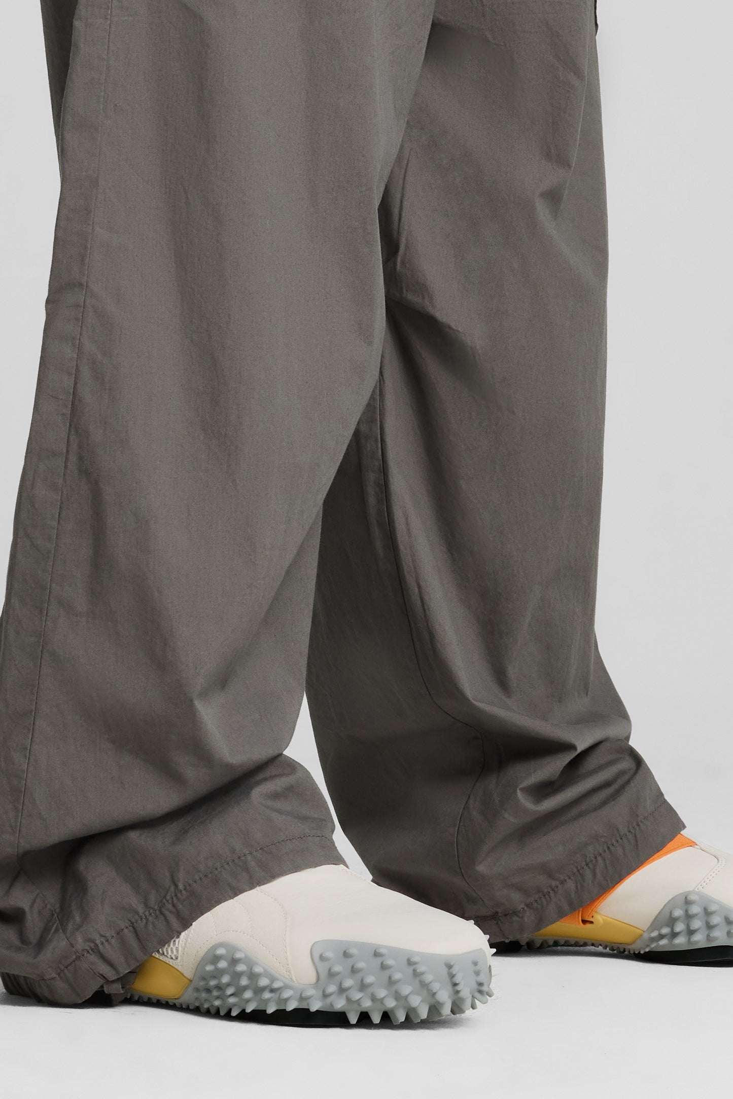 UR Mostro Communication Warm White/Light Straw