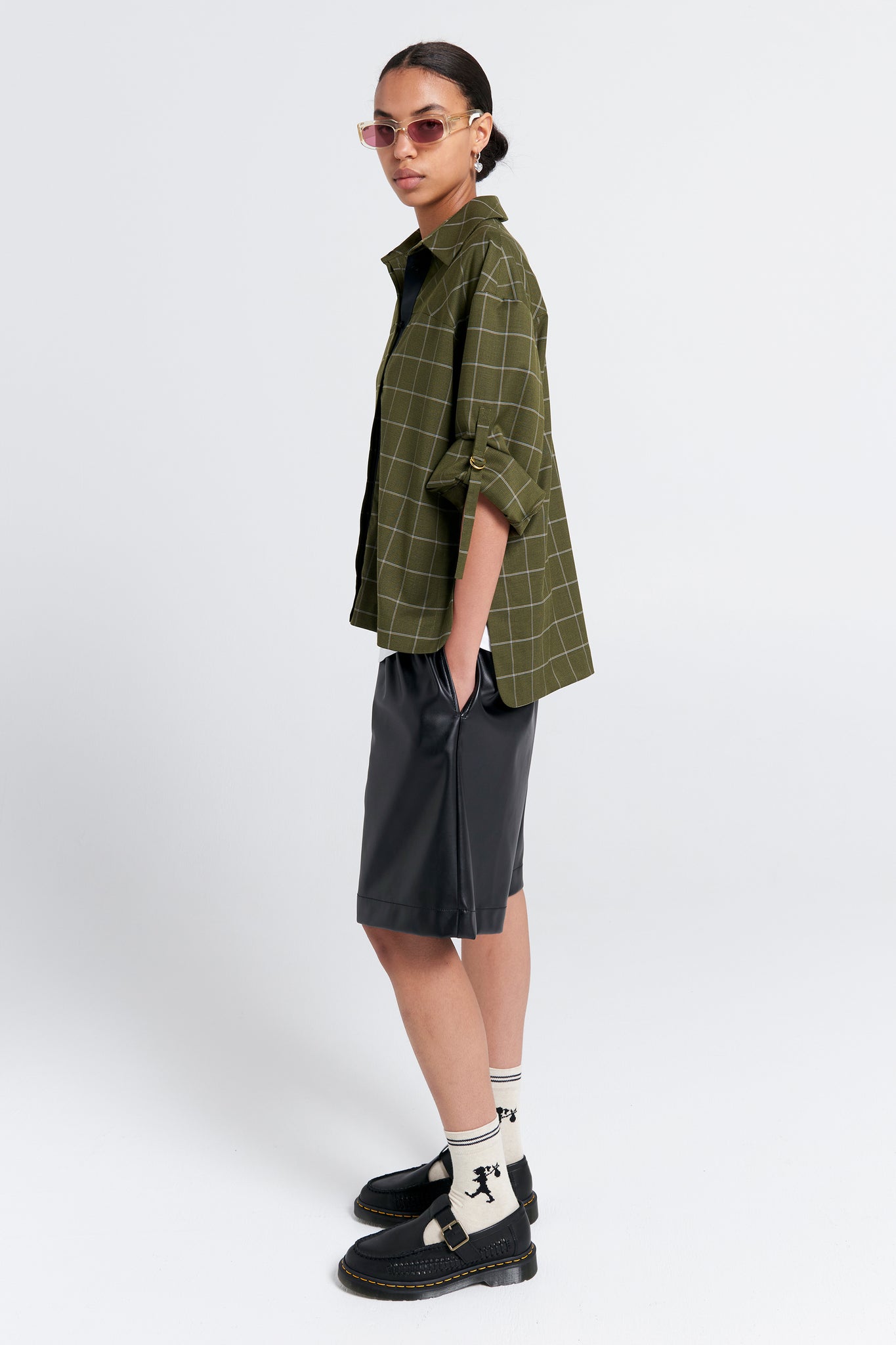 Long Maple Shorts Leatherette Black