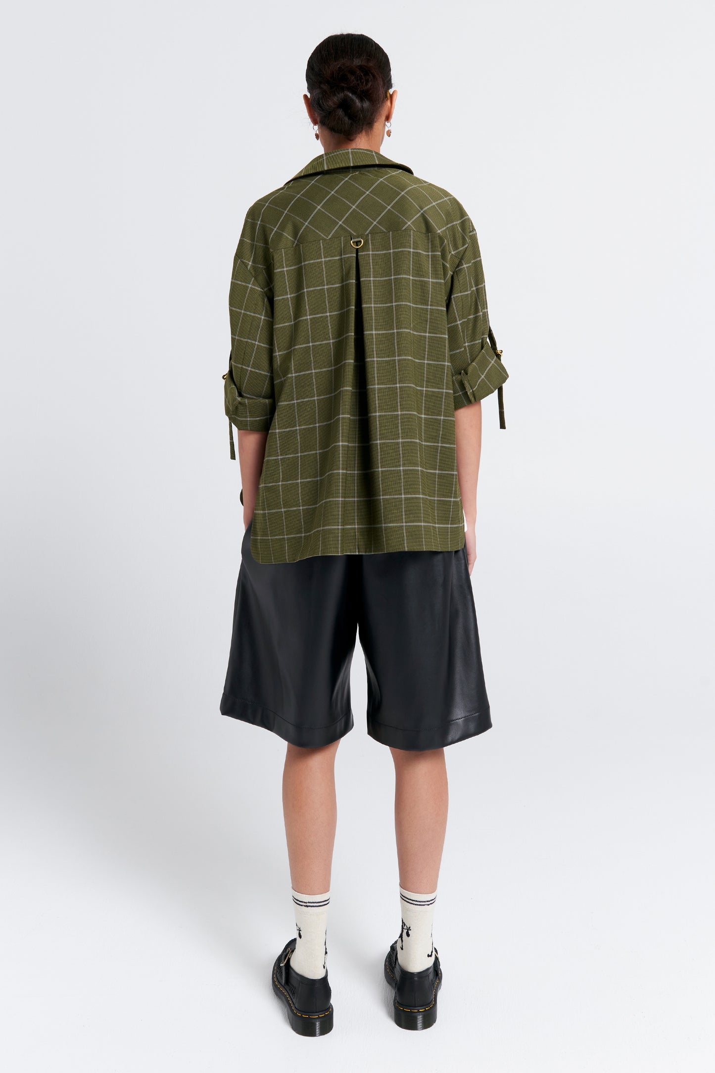 Long Maple Shorts Leatherette Black