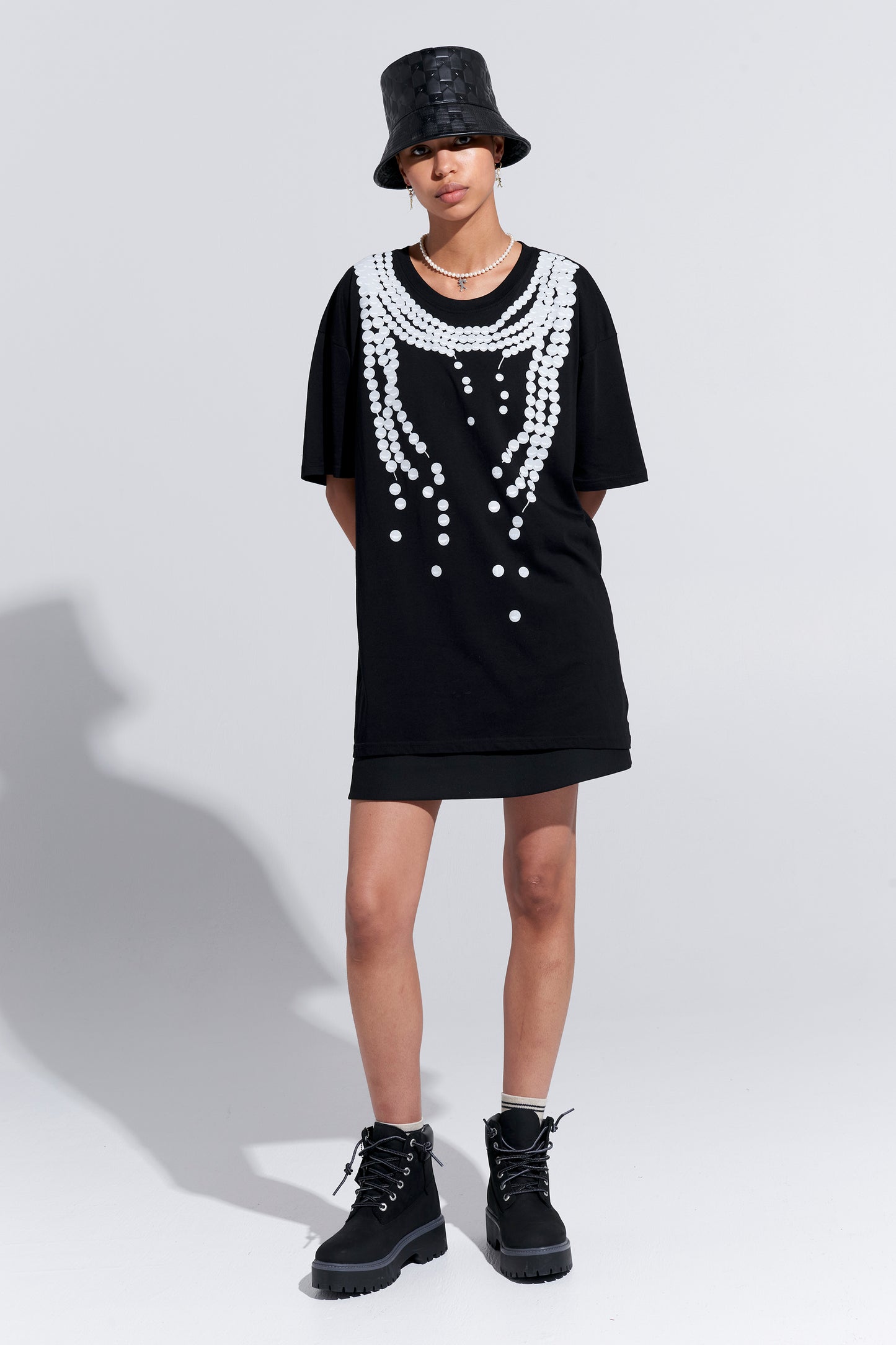 Broken Pearls Organic Cotton T-Shirt Black