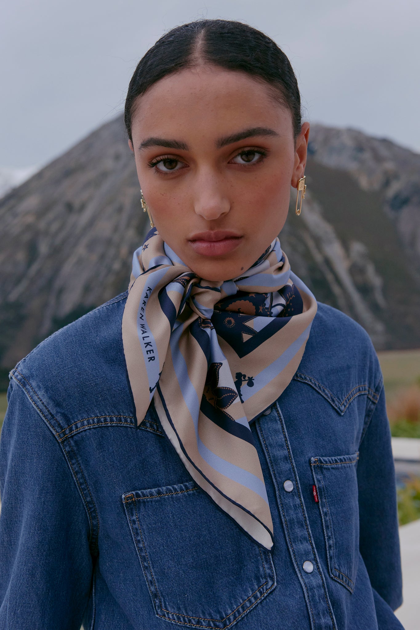 Wanderlust Classic Silk Scarf Natural/Navy