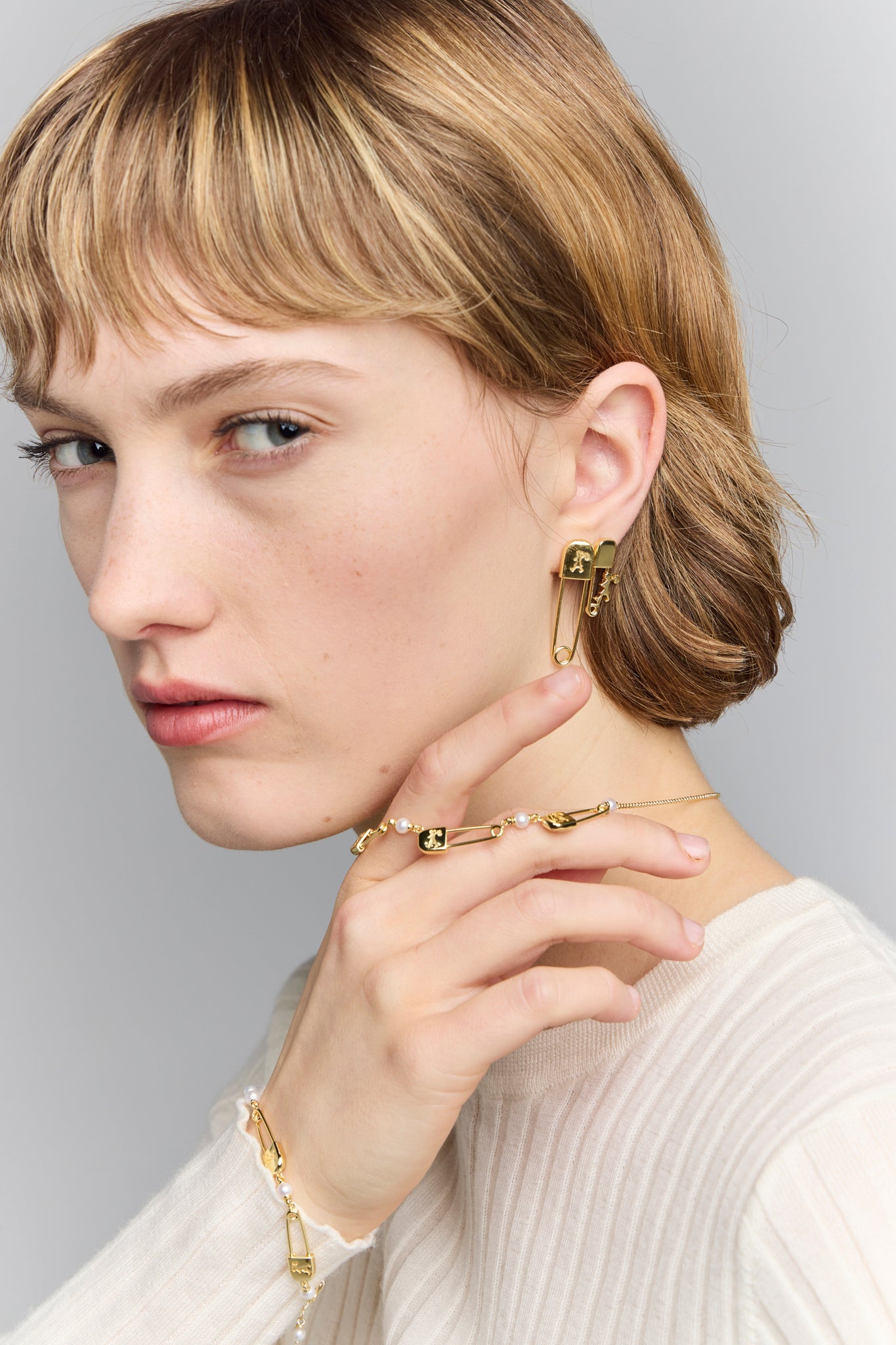 Mini Runaway Safety Pin Studs Gold