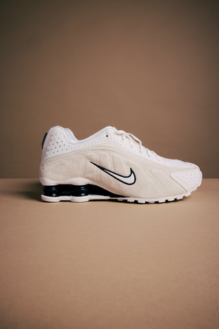 Shox R4 Shoes Summit White/Black/Orewood Brown