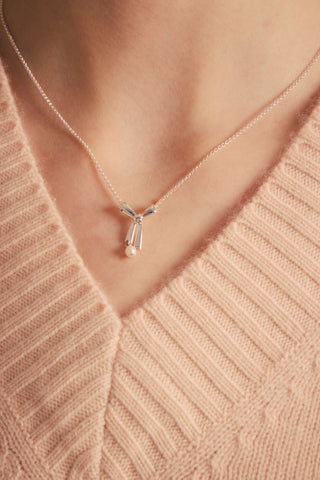 Pearl Bow Necklace Silver