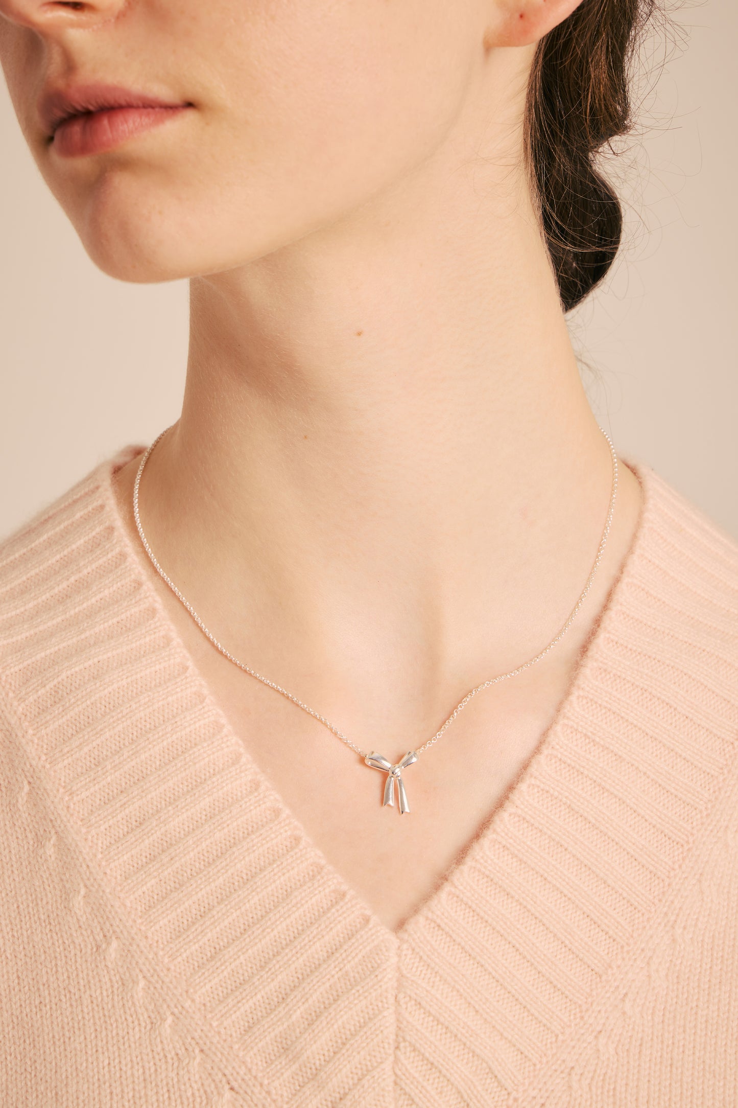 Small Bow Necklace Silver