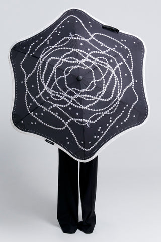 Metro Runaway Pearls Umbrella Black