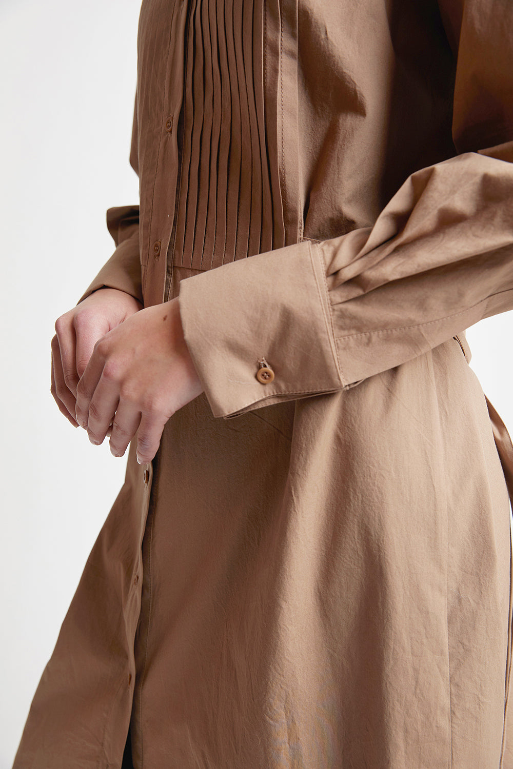 Caspar Organic Cotton Pintuck Dress Bran