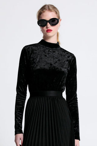 Electric Velvet Turtleneck Black