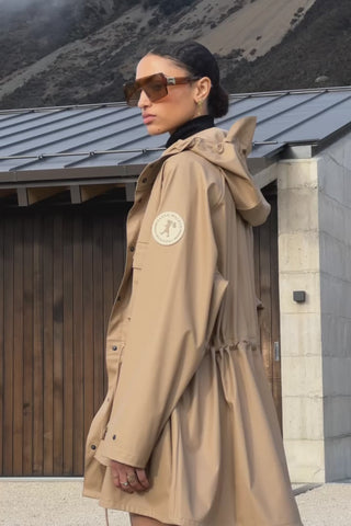 Excursion Raincoat Tan