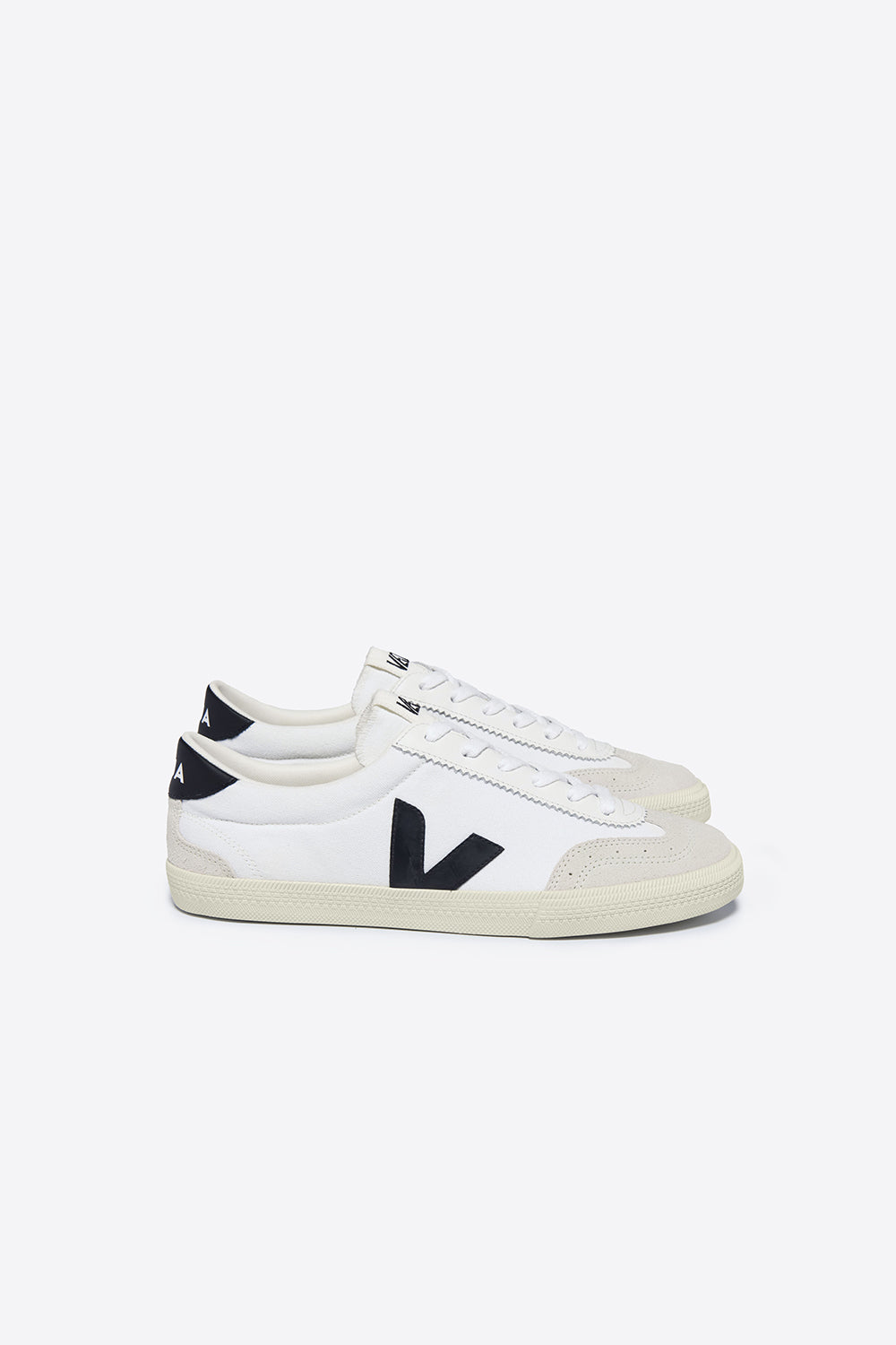 Volley White/Black