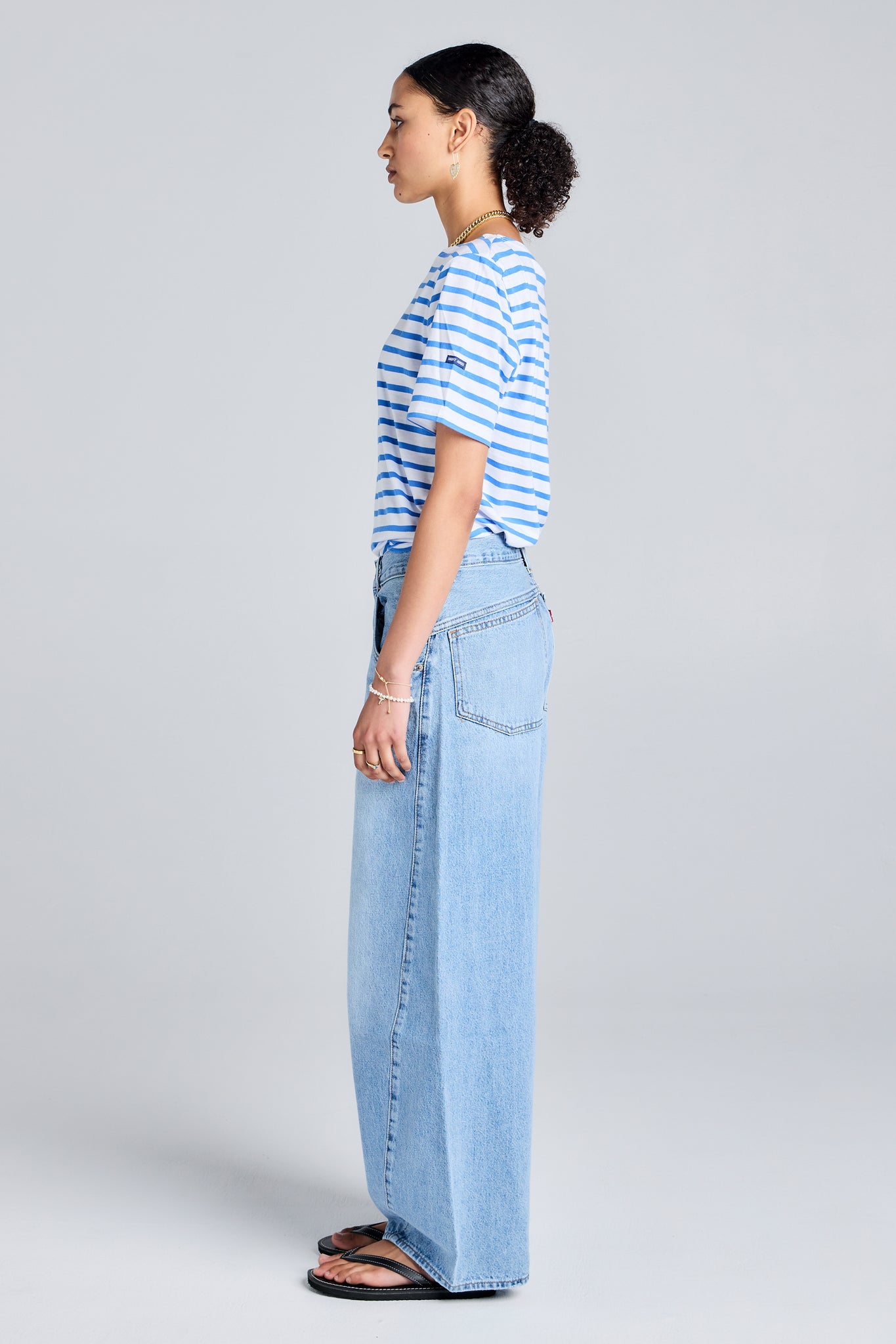 Super Baggy Barrel Jeans Table Talk