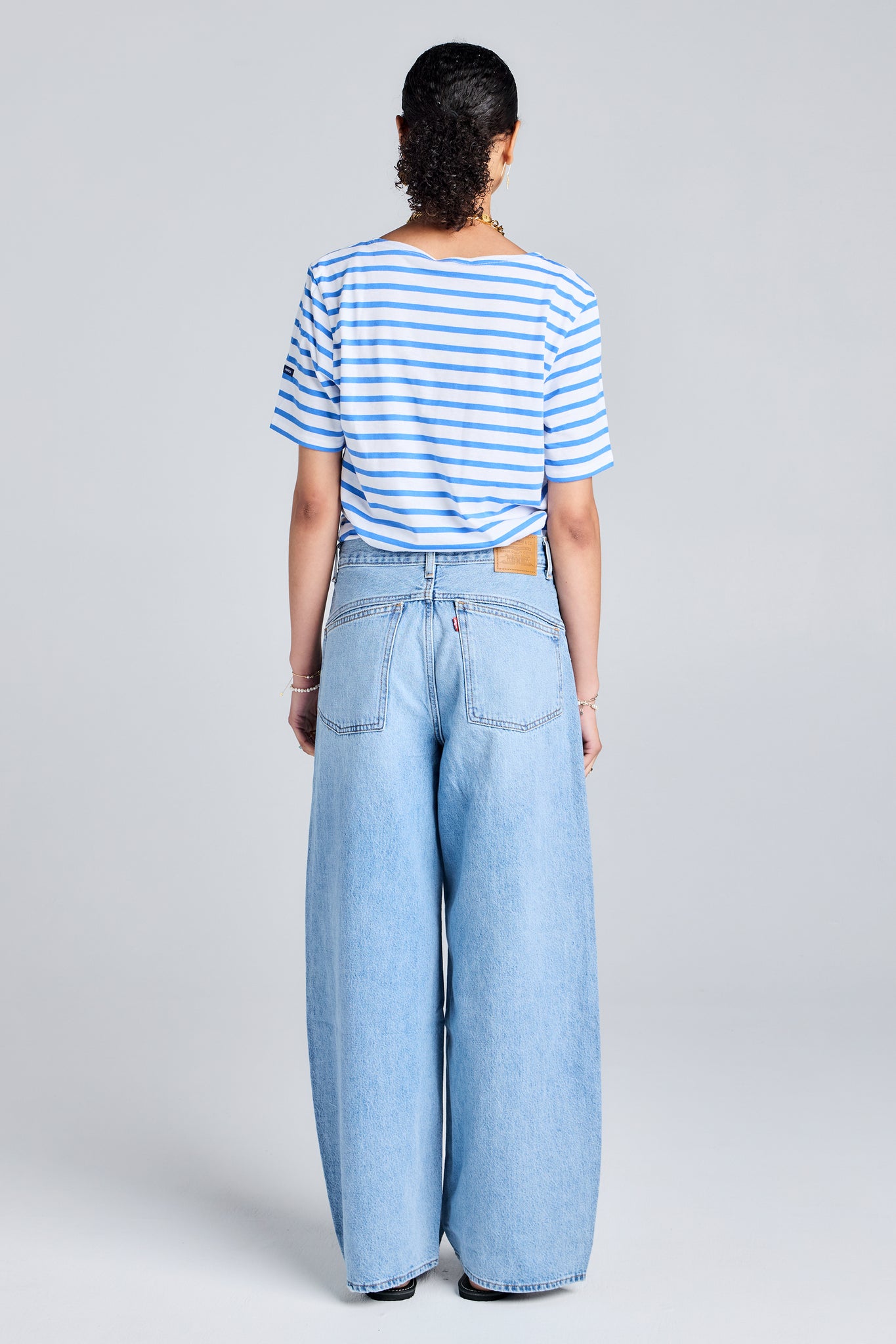 Super Baggy Barrel Jeans Table Talk