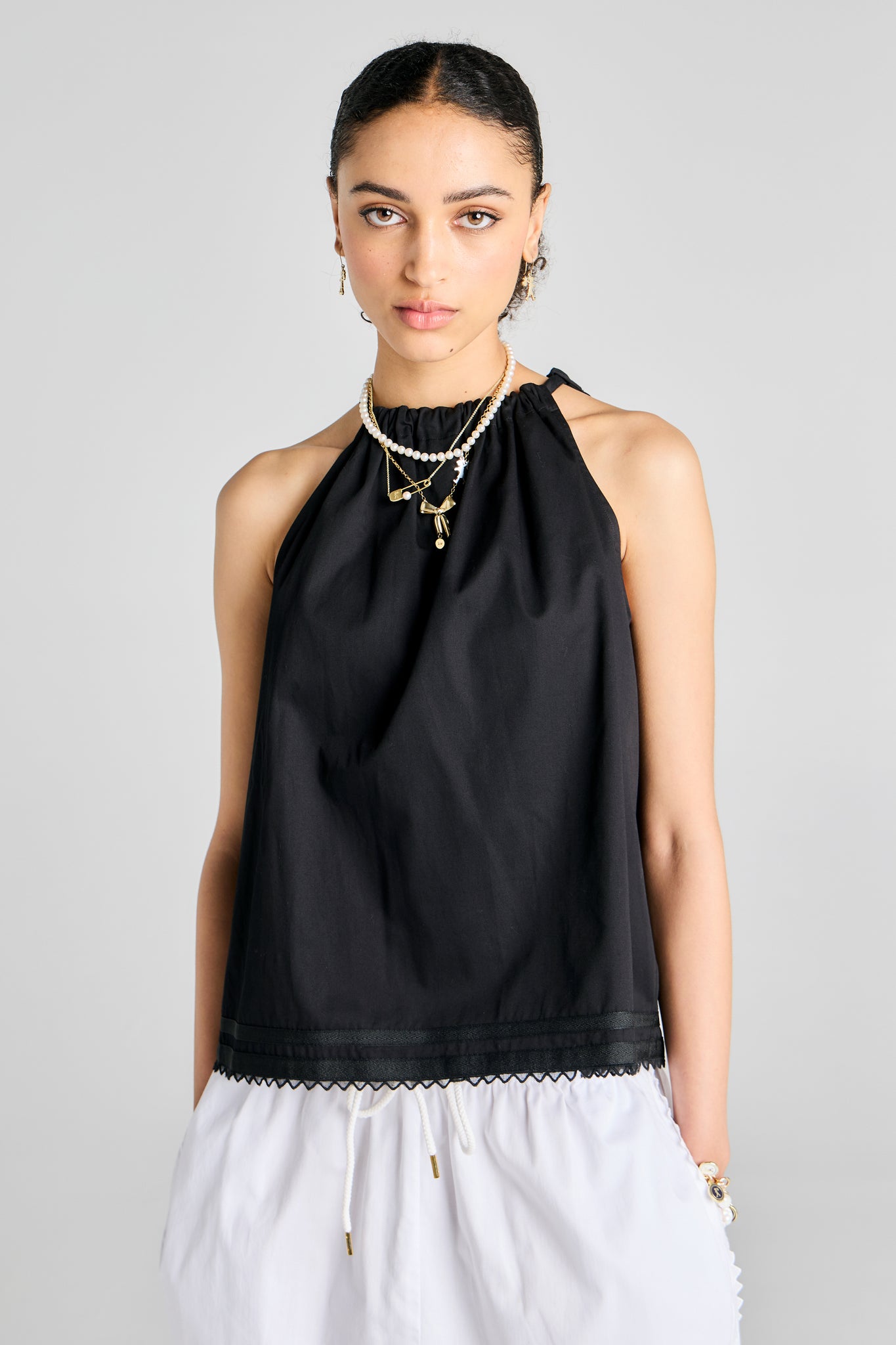 Scout Bow Back Top Black