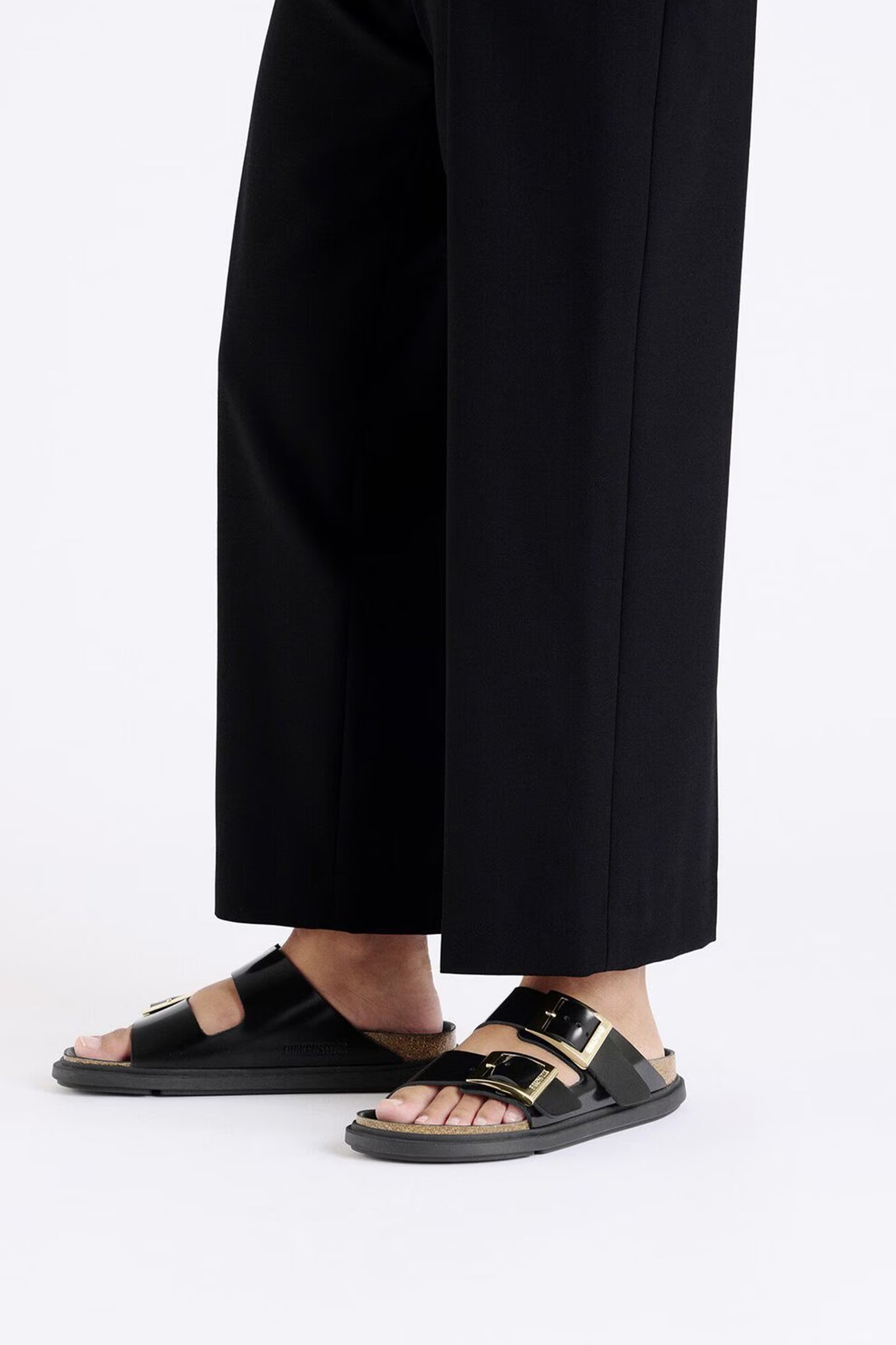 Arizona Droplet Buckle High Shine Regular Fit Black