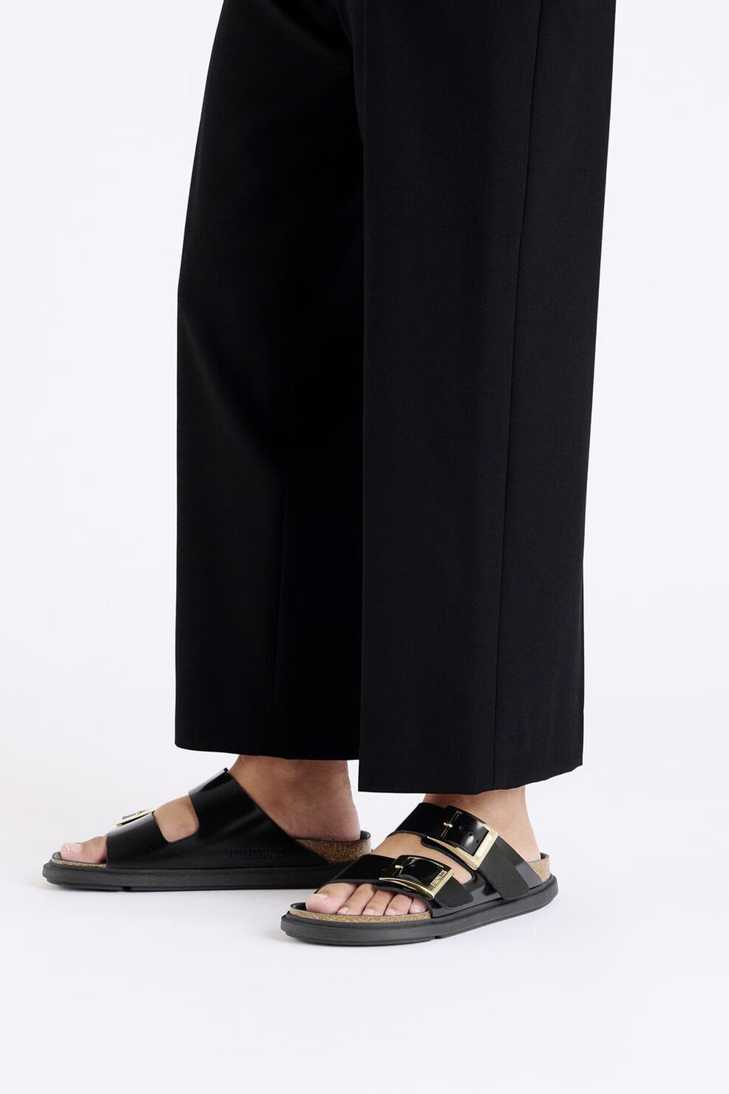 Arizona Droplet Buckle High Shine Regular Fit Black
