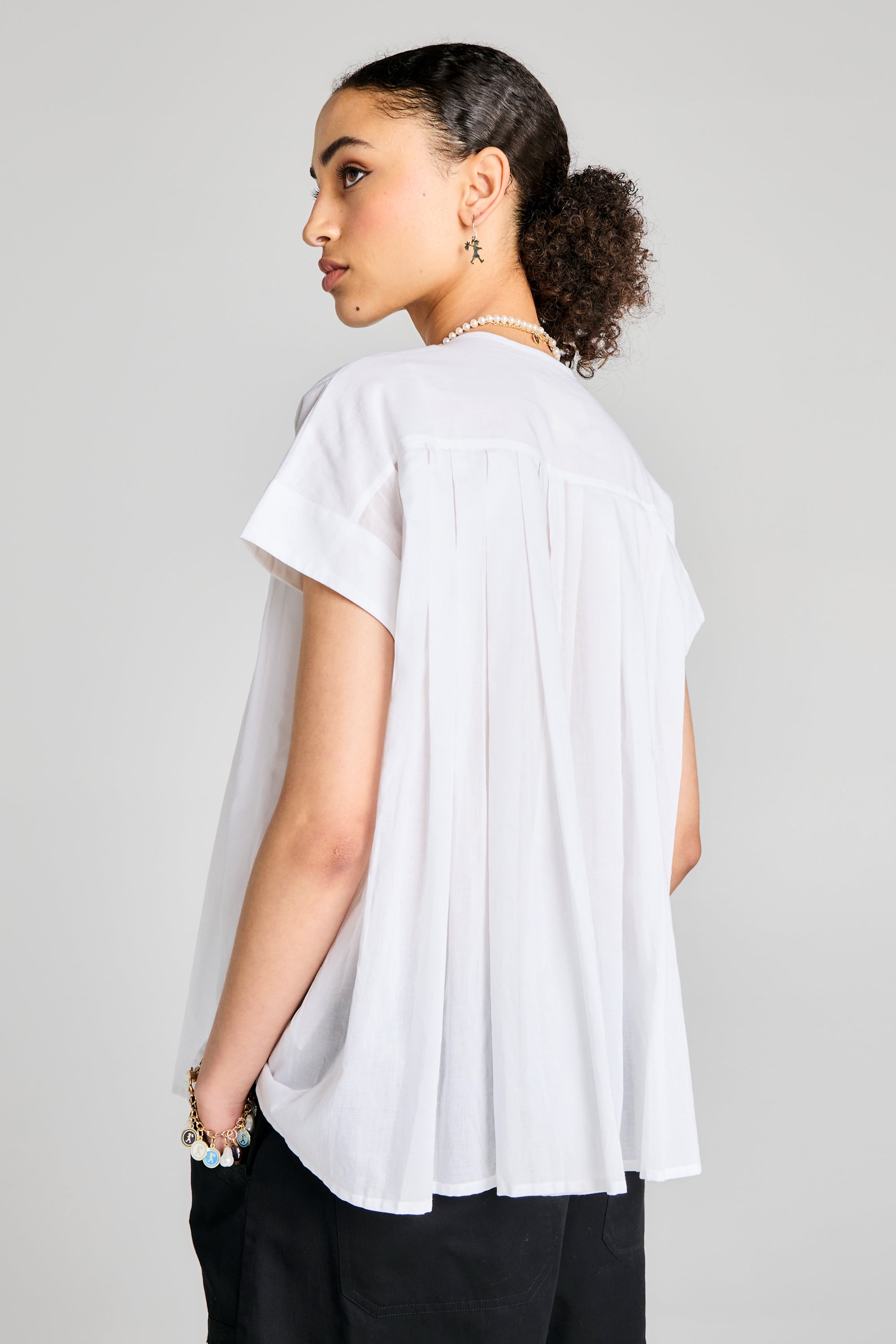 efu EATHER SLEEVELESS TOP ホワイトF Everyday Tank Top White - White | Djerf Avenue