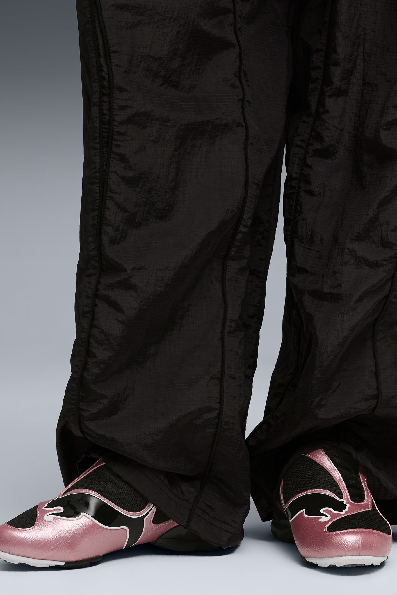 V-S1 Metallic Black/Poised Pink