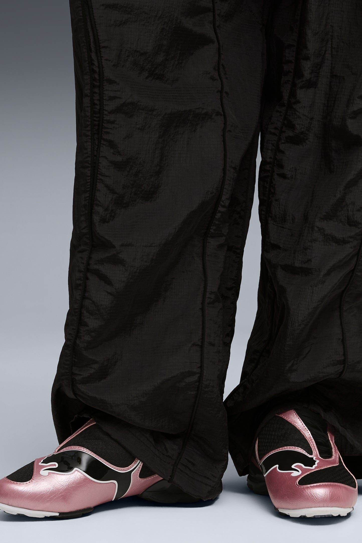 V-S1 Metallic Black/Poised Pink