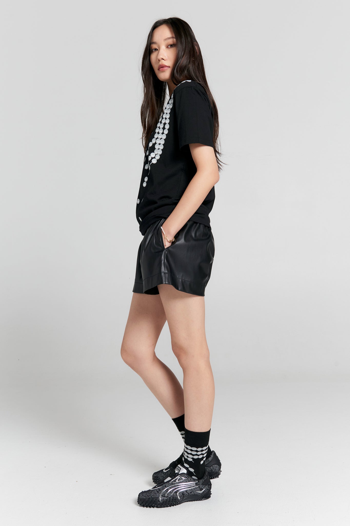 Broken Pearls Organic Cotton T-Shirt Black