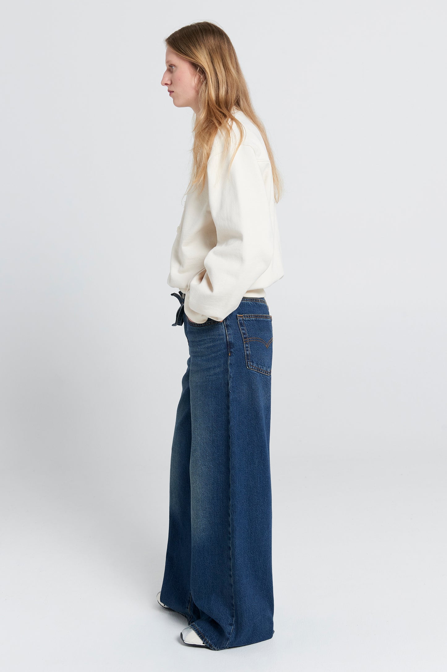 Walker Crewneck Sweatshirt Ecru