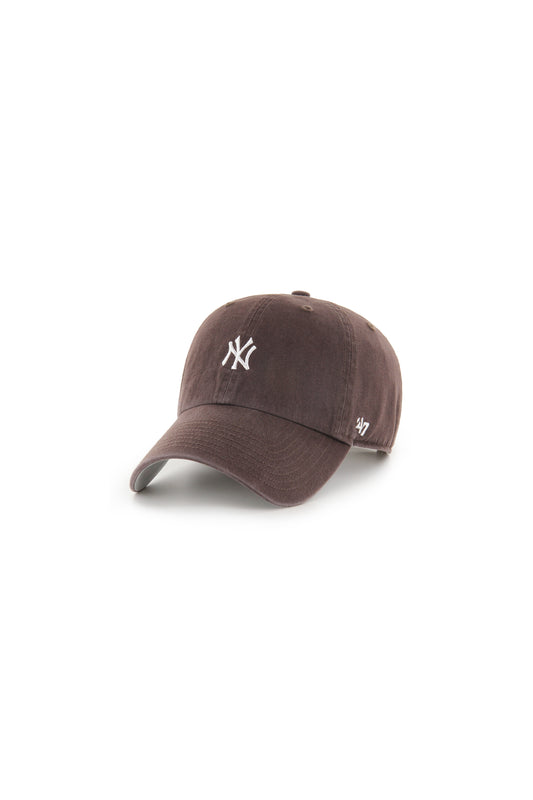 New York Yankees Base Runner Clean Up Brown