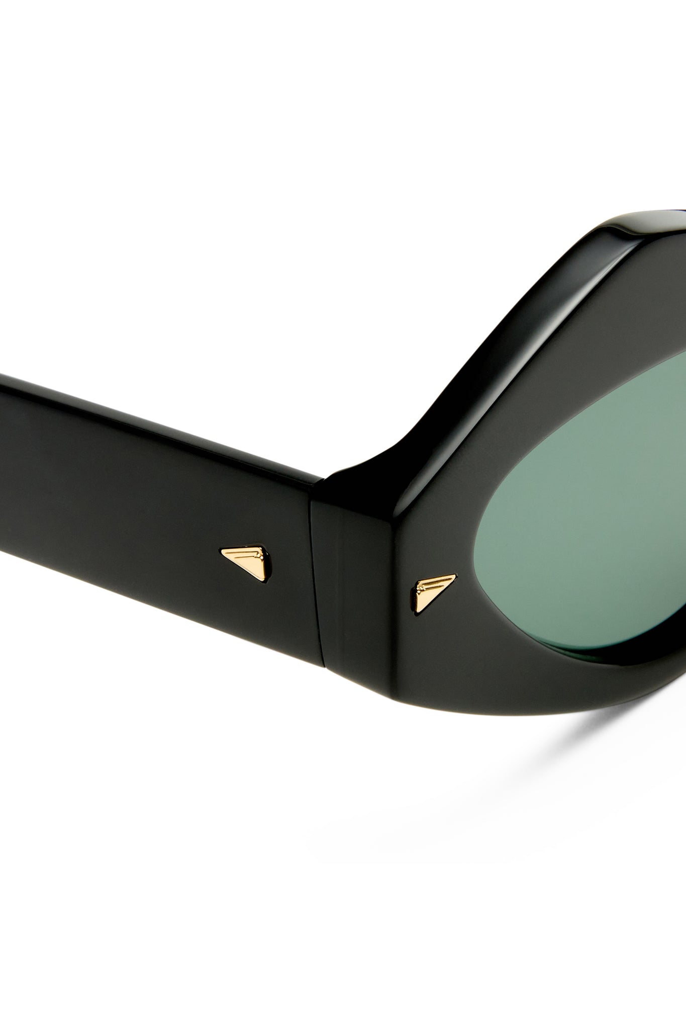 Artemis Black