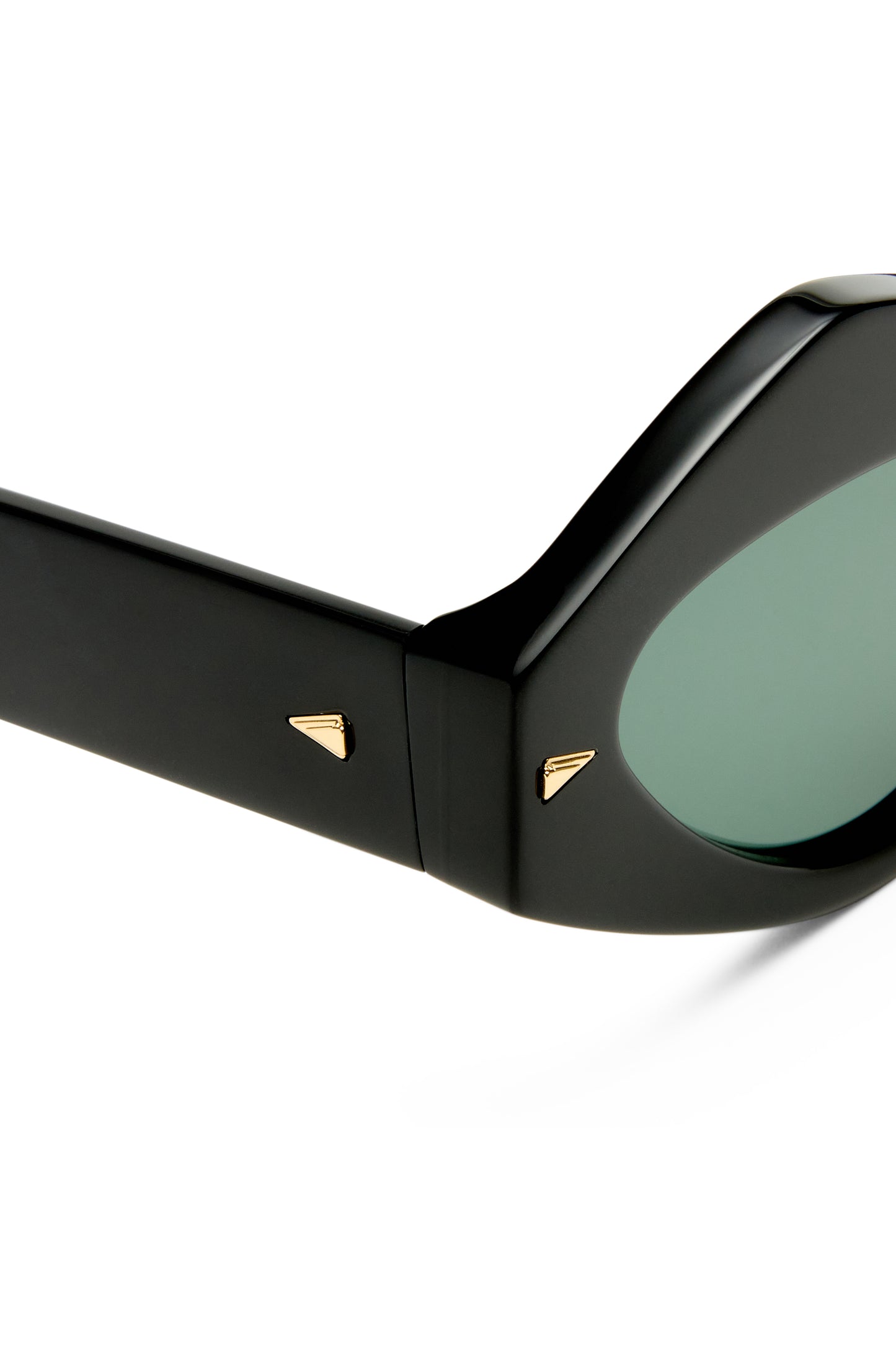 Artemis Black
