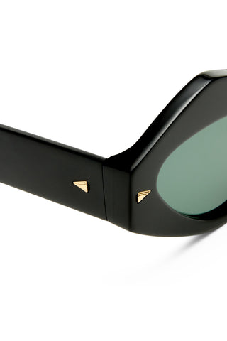Artemis Black