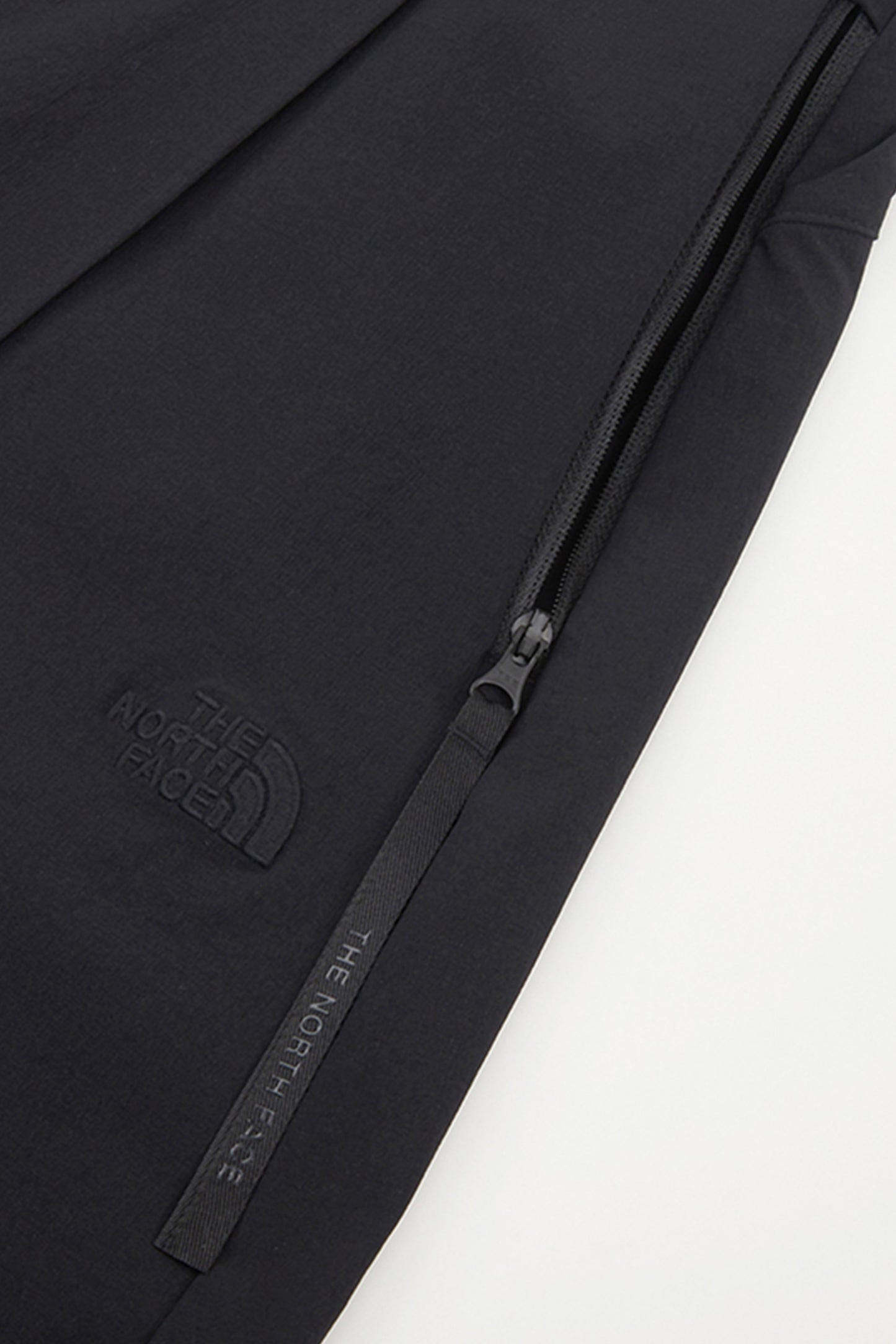 Volume Wrap Long Shorts Black