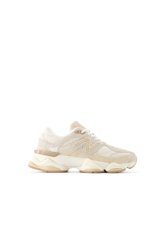 9060 Bisque/Sea Salt