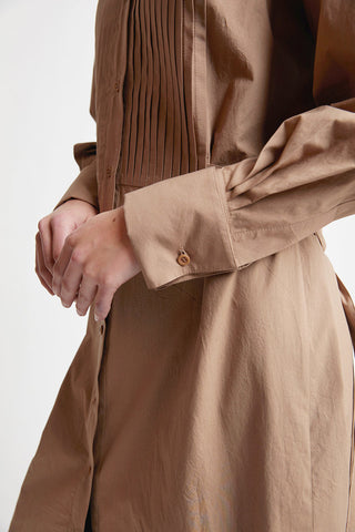 Caspar Organic Cotton Pintuck Dress Bran