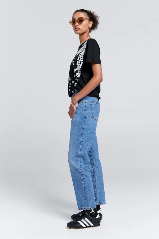 501® Crop Jeans Medium Indigo Worn In Blue