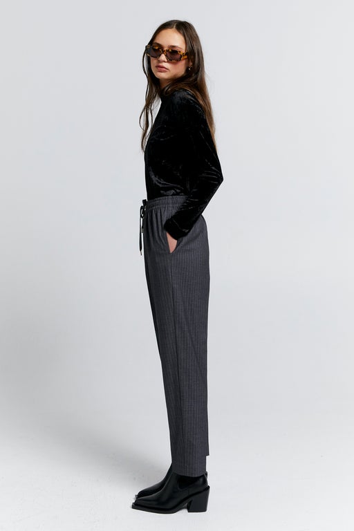Electric Velvet Turtleneck Black