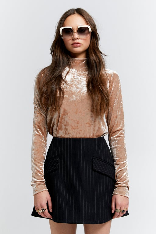 Electric Velvet Turtleneck Champagne