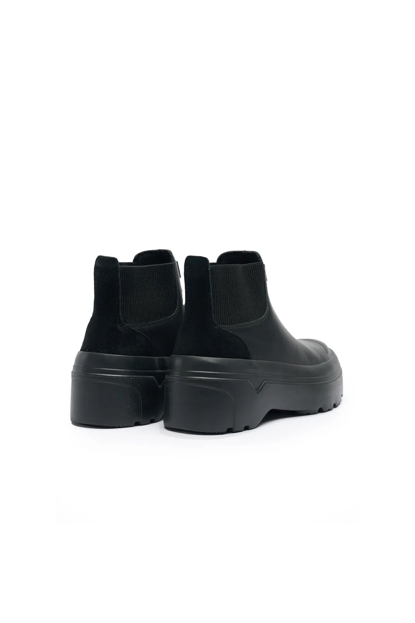 Refined Explorer Pull on Leather Boot Black