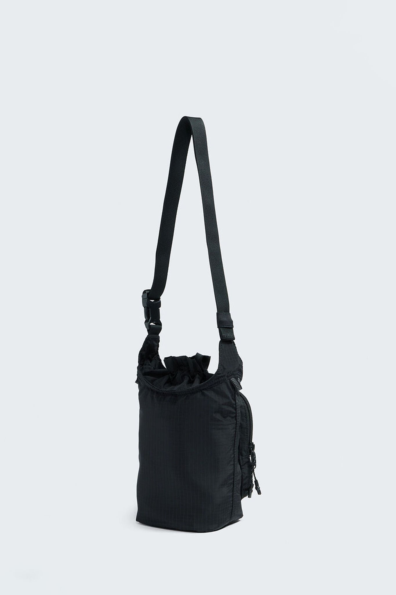 Never Stop Bucket Bag TNF Black
