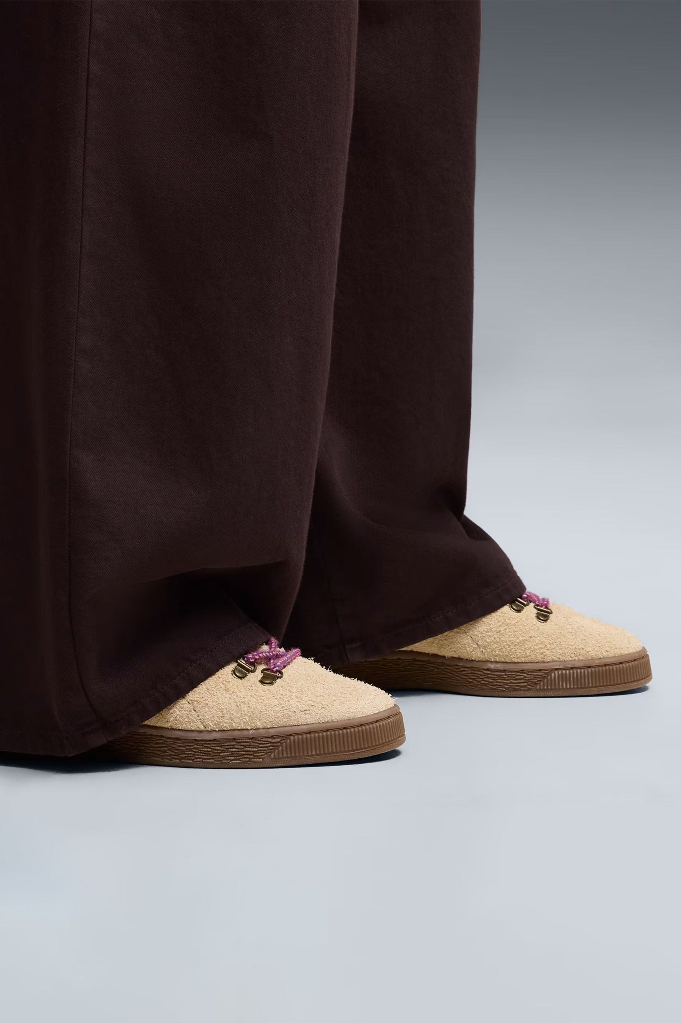 Suede Hike Cashew/Gum