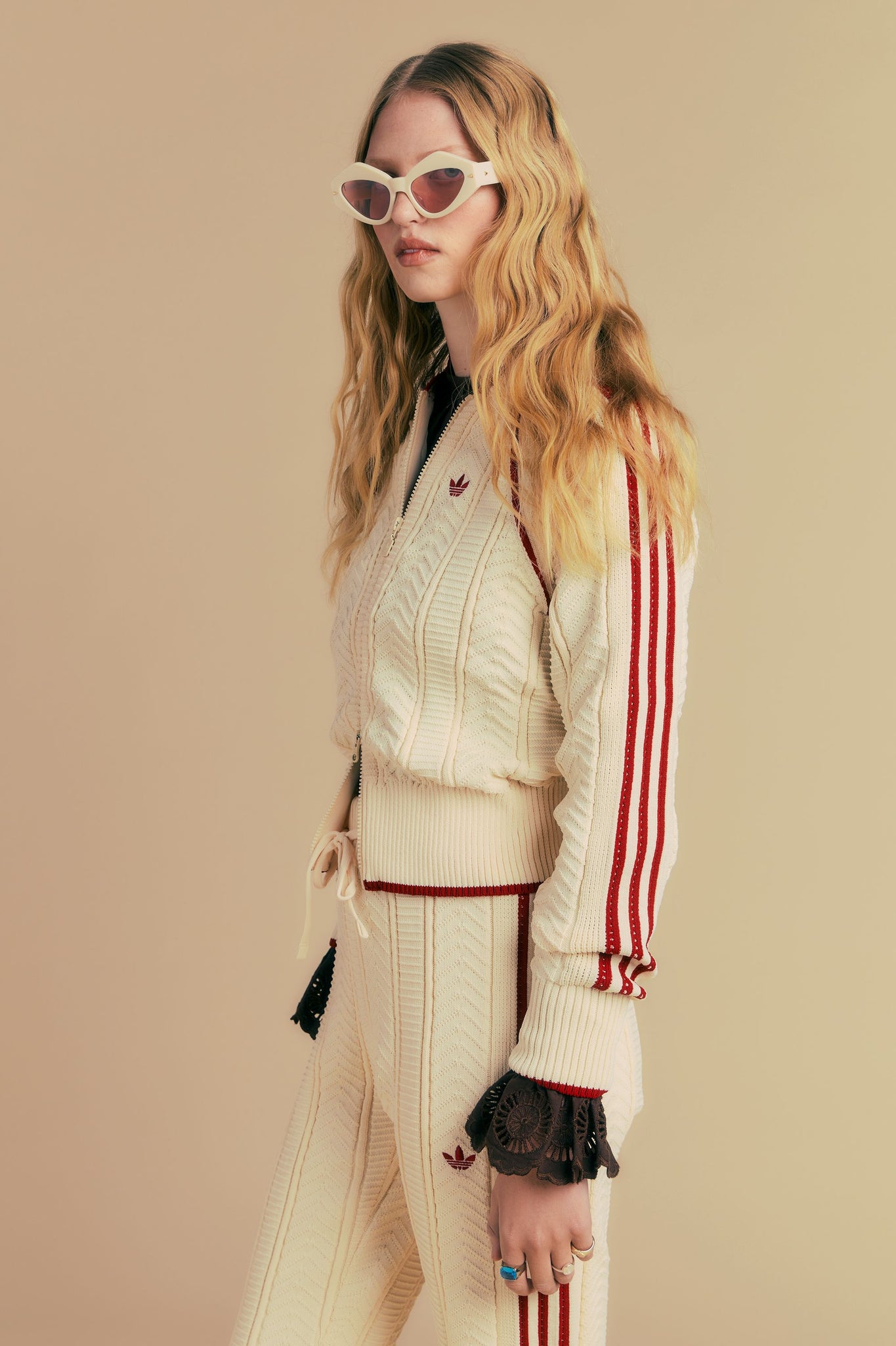 SST Tracktop Vanilla/Victory Red