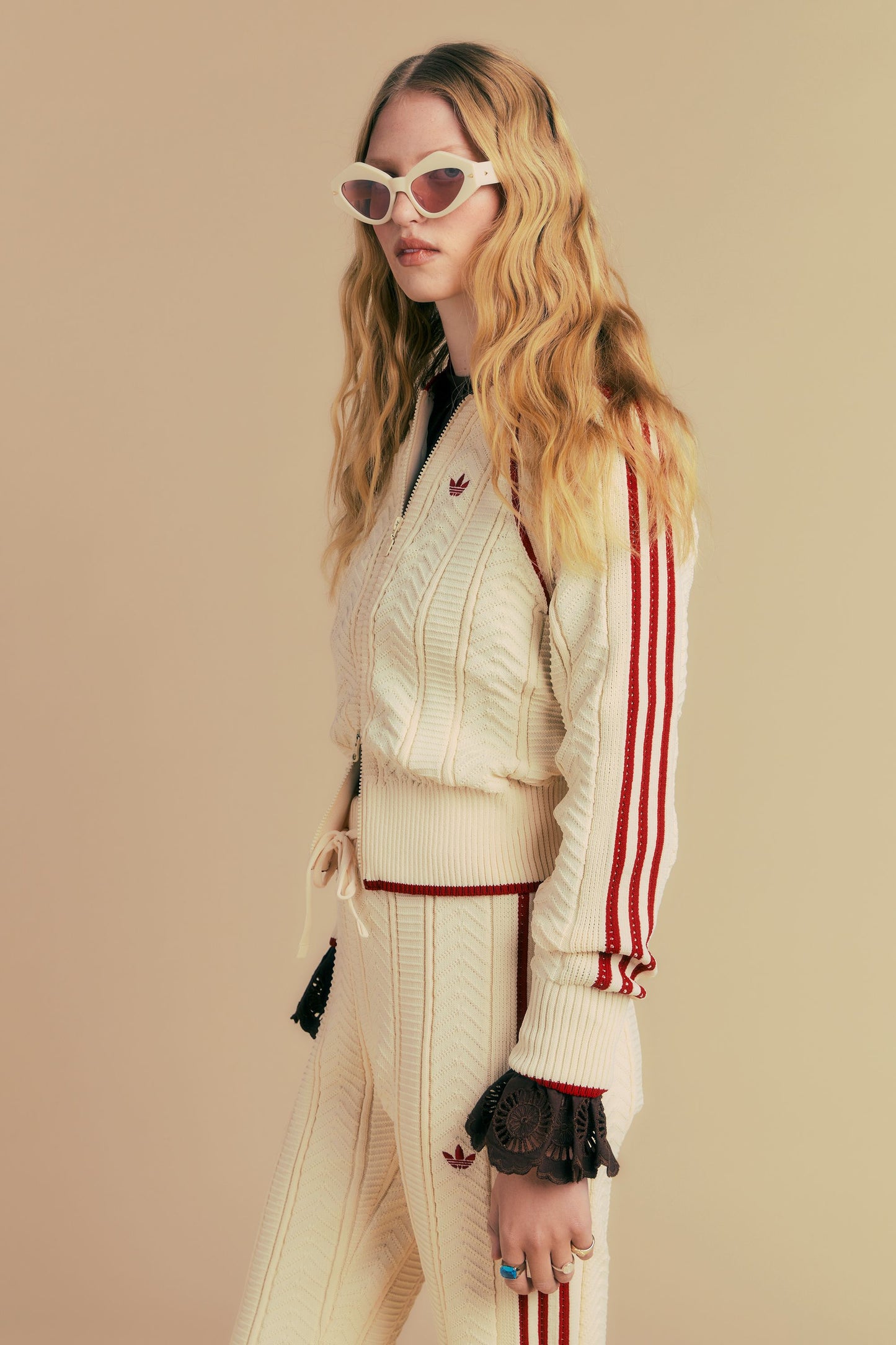 SST Tracktop Vanilla/Victory Red