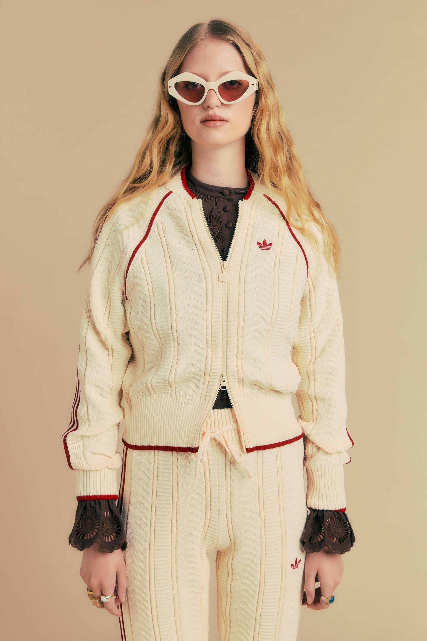 SST Tracktop Vanilla/Victory Red