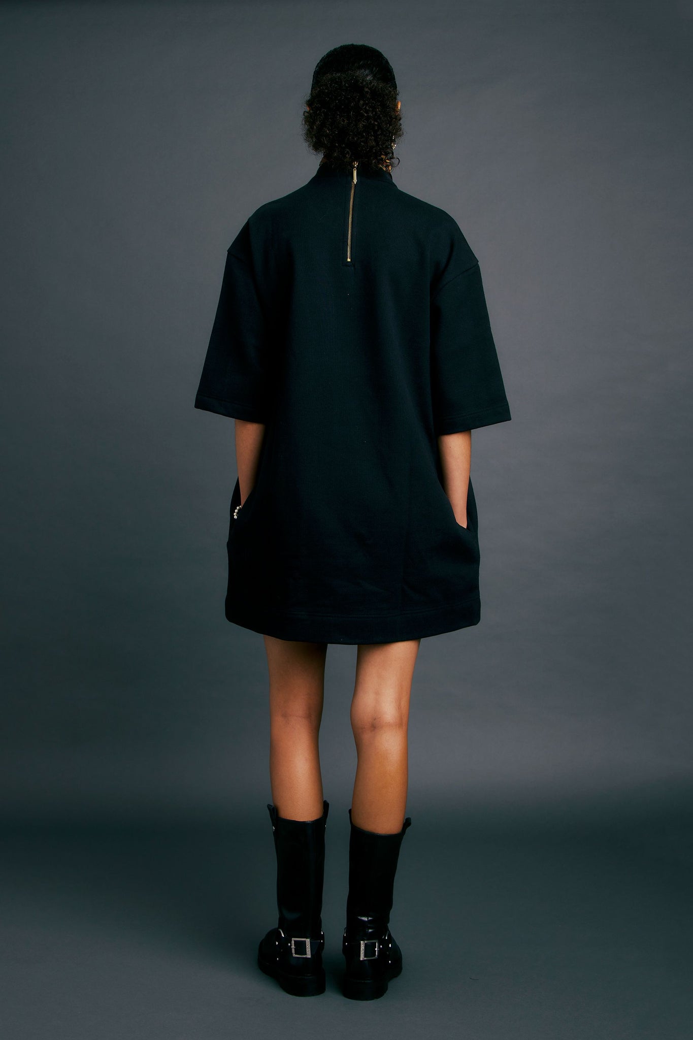 Runaway Academy Dress Black/Gold