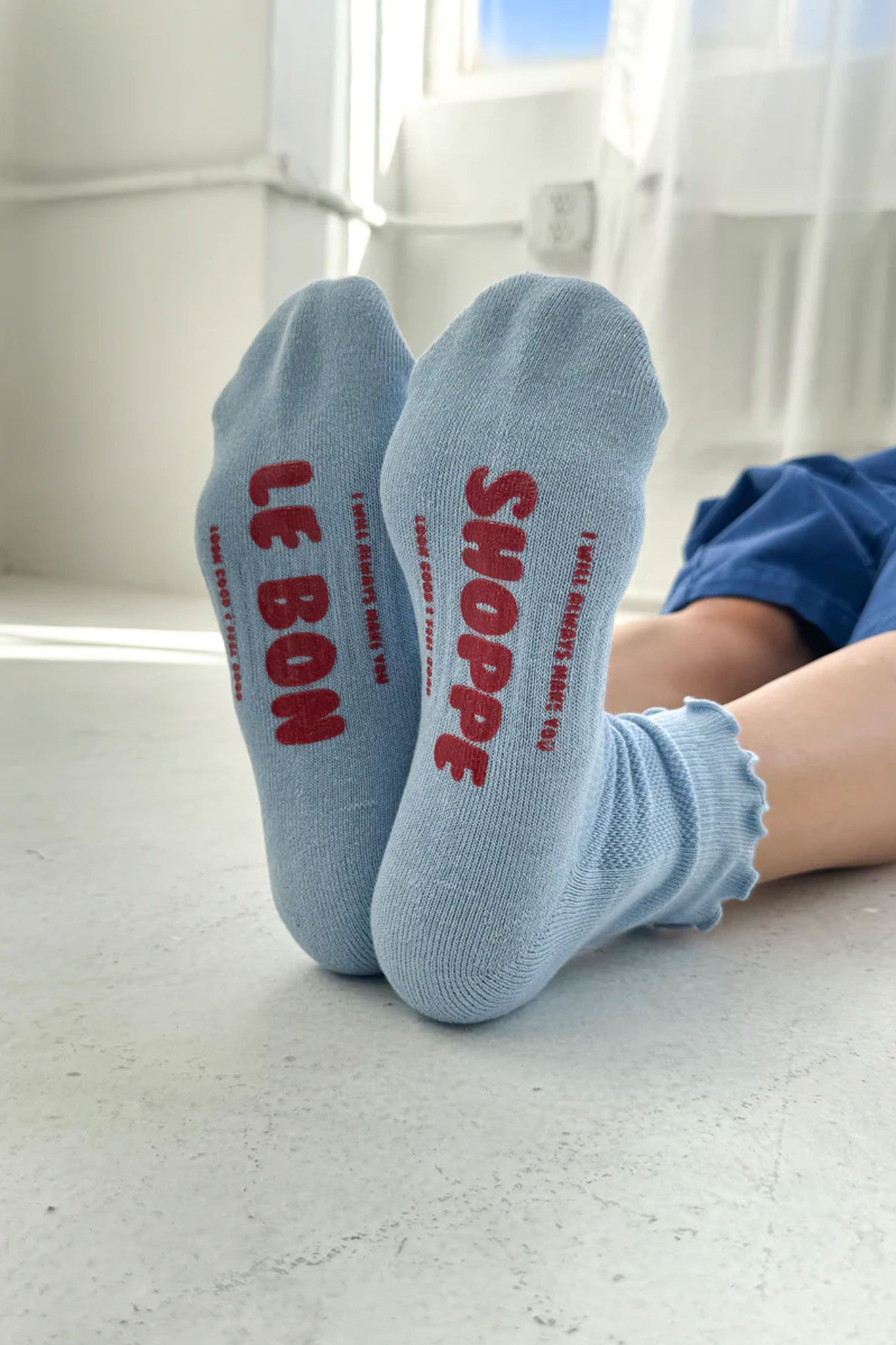 Ruffle Hugger Crew Socks Periwinkle/Red