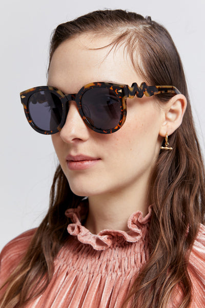 Super Wavy Duper Two Torts – Karen Walker