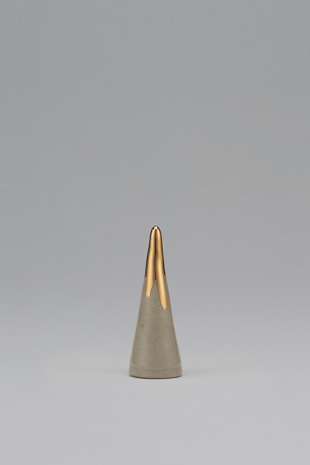 Claybird Ring Cone with Gold Drip Rim